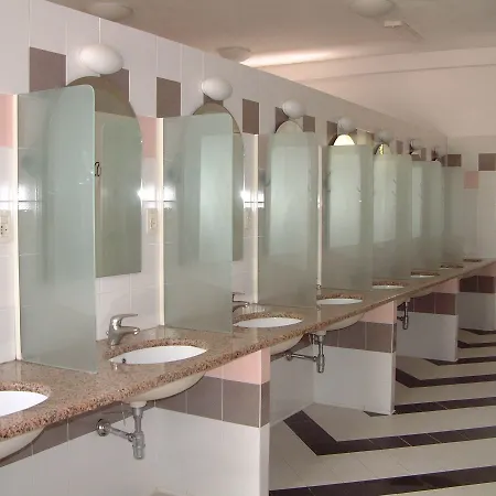 Village Torre Pendente