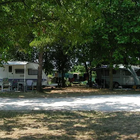 Kamp alanı Village Torre Pendente