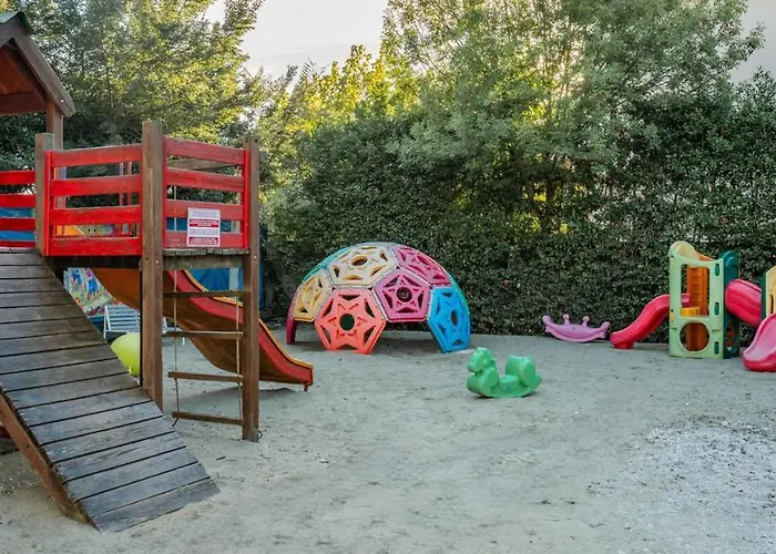 Kamp alanı Village Torre Pendente