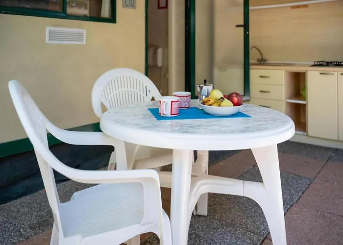 Village Torre Pendente Kamp alanı