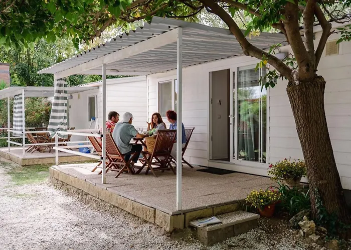 Kamp alanı Village Torre Pendente