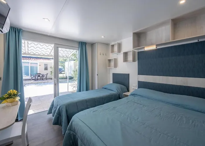 Kamp alanı Village Torre Pendente 3*