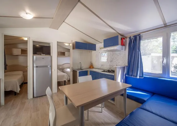 Village Torre Pendente Kamp alanı