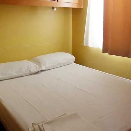 Village Torre Pendente