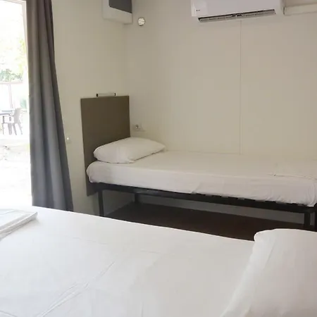 캠핑 빌리지 피사의 사탑 캠프장 3*
